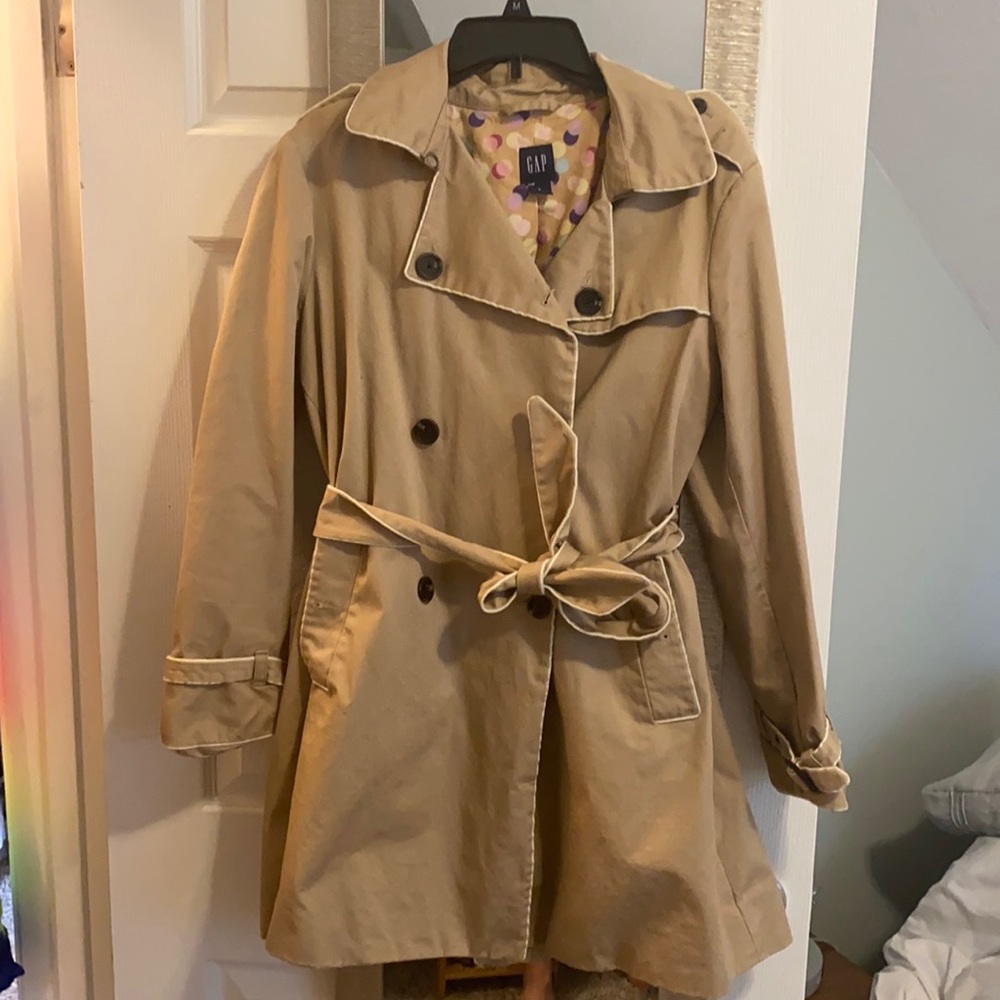 Gap Khaki Trench Size L